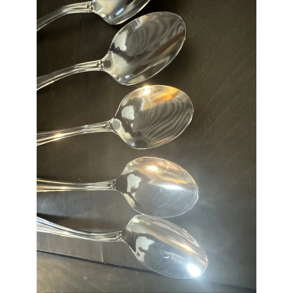 Hampton Silversmiths Katrinka 8 Soup Spoons Stainless Replacement Flatware